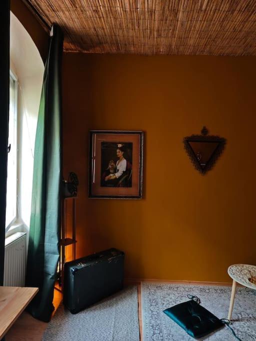 Sahara Studio With Shared Bathroom In City Centre Bratislava Exteriör bild