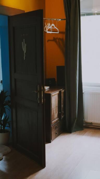 Sahara Studio With Shared Bathroom In City Centre Bratislava Exteriör bild