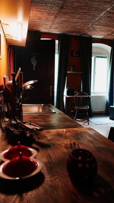 Sahara Studio With Shared Bathroom In City Centre Bratislava Exteriör bild
