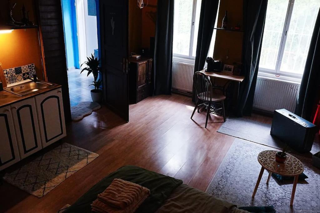 Sahara Studio With Shared Bathroom In City Centre Bratislava Exteriör bild