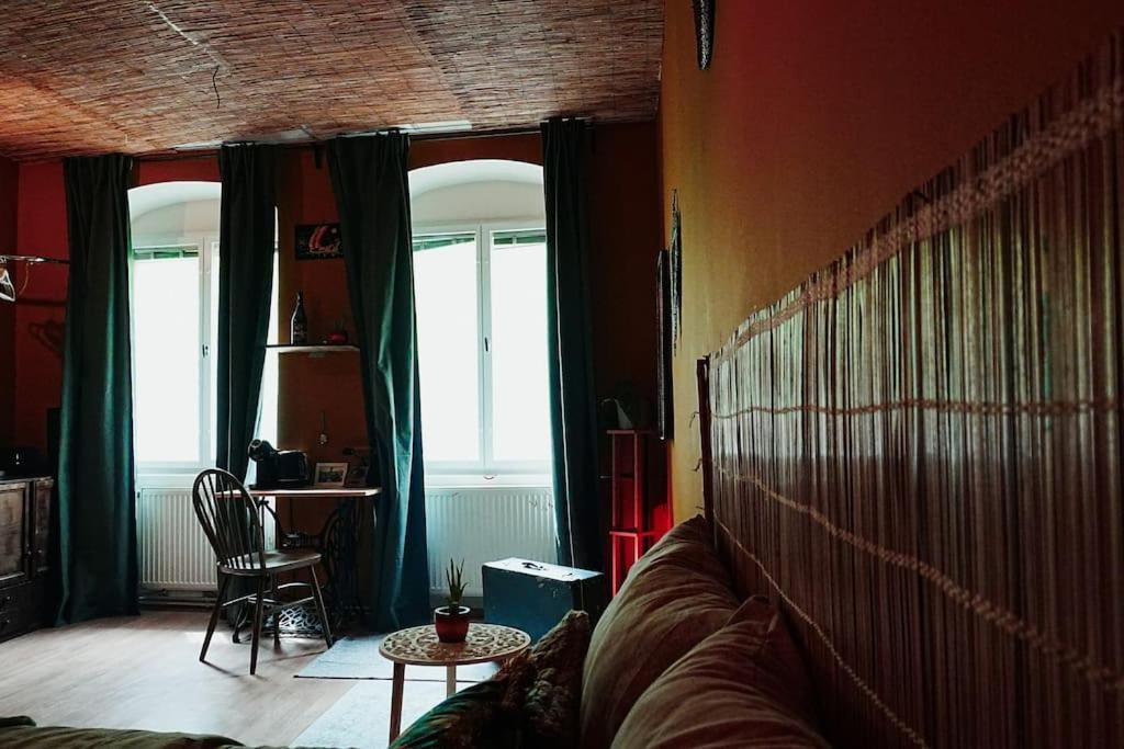 Sahara Studio With Shared Bathroom In City Centre Bratislava Exteriör bild
