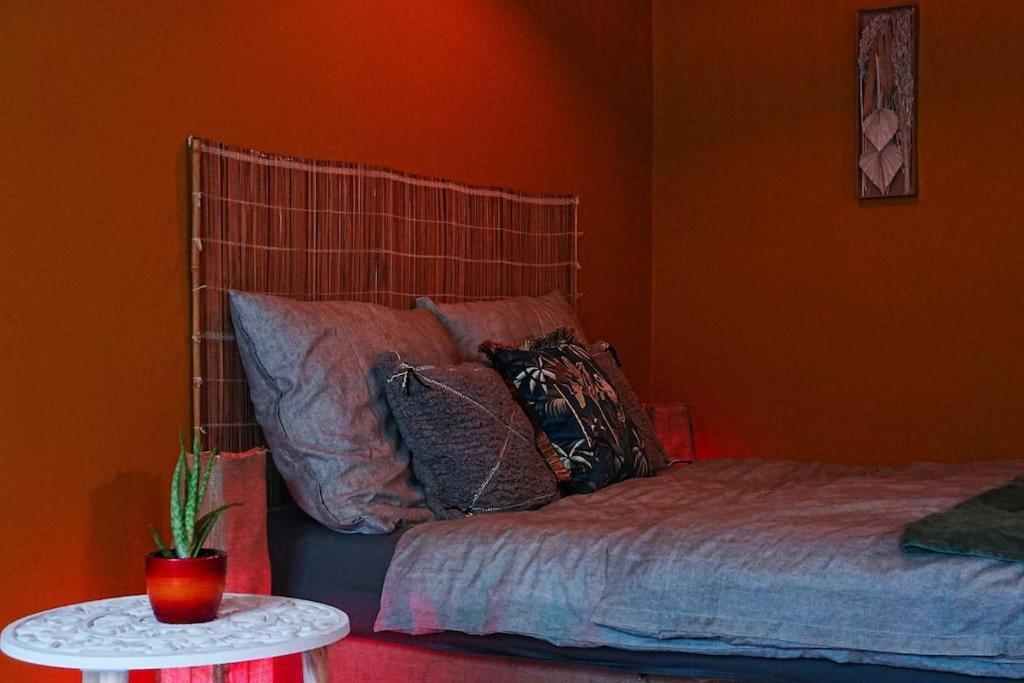 Sahara Studio With Shared Bathroom In City Centre Bratislava Exteriör bild