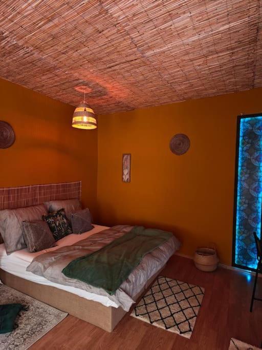 Sahara Studio With Shared Bathroom In City Centre Bratislava Exteriör bild